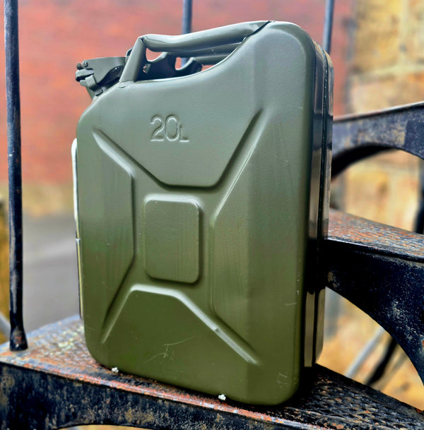 Amplisonic V8 T.A.N.K. 20 - Jerry Can - Gas Tank Amp - Green - Rechargeable - 20-Watts