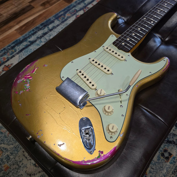 2016 Fender Custom Shop - Wildwood 10 - '61 Strat - Heavy Relic - Aztec Gold / Pink Paisley - Cruz Pickups