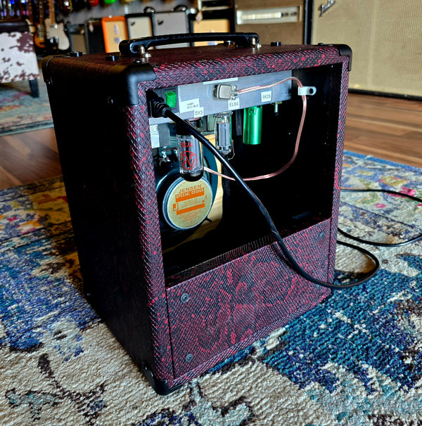 Hunter Amplifiers - Stingray - 4-watt Tube Combo - 8" Speaker - Red Snakeskin