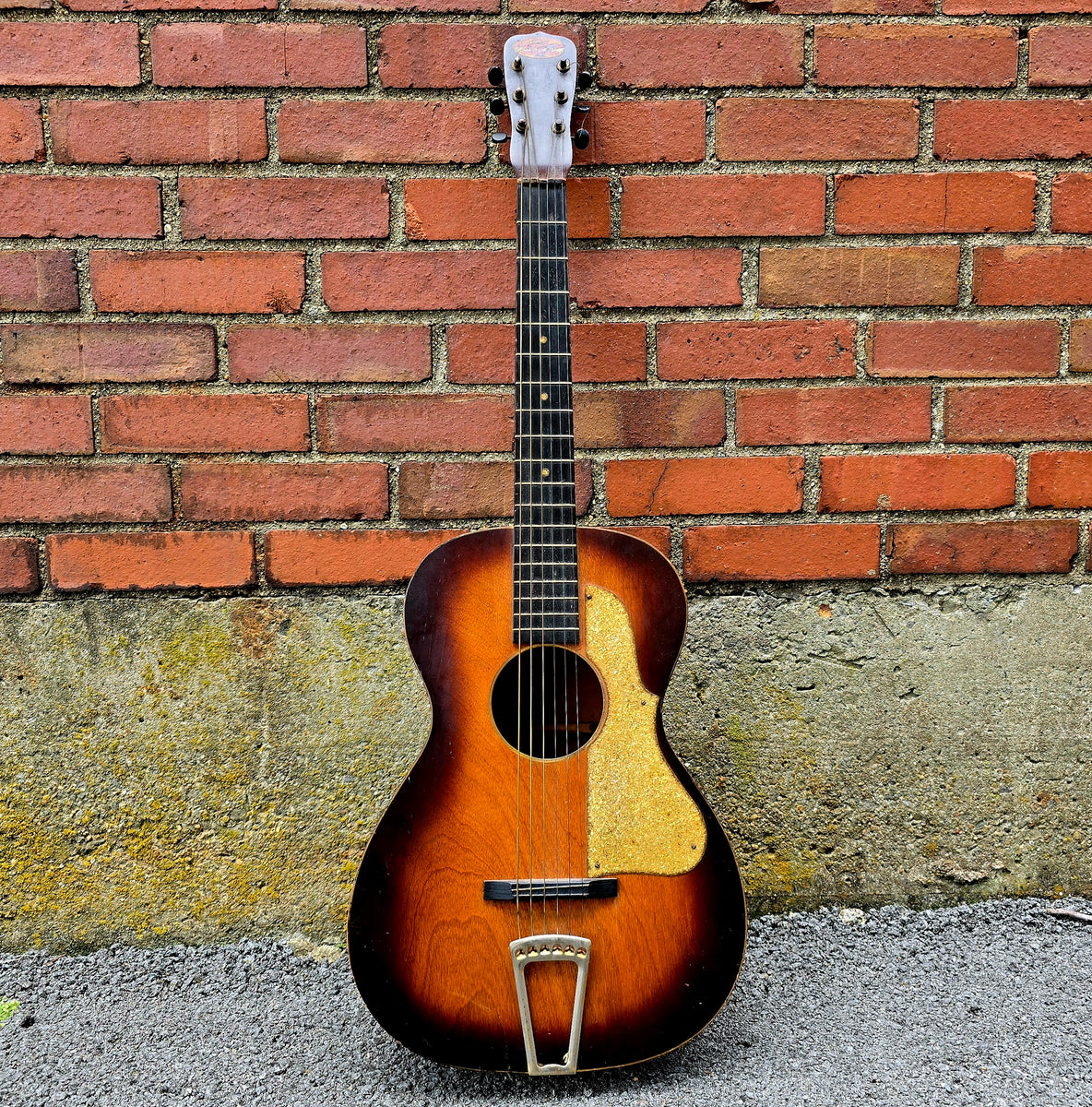 Regal Parlor 1920′-1930′ Acoustic Guitar Circa 1920s Regal Parlor – StayGoldGuitars