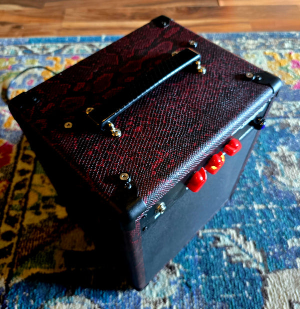 Hunter Amplifiers - Stingray - 4-watt Tube Combo - 8" Speaker - Red Snakeskin