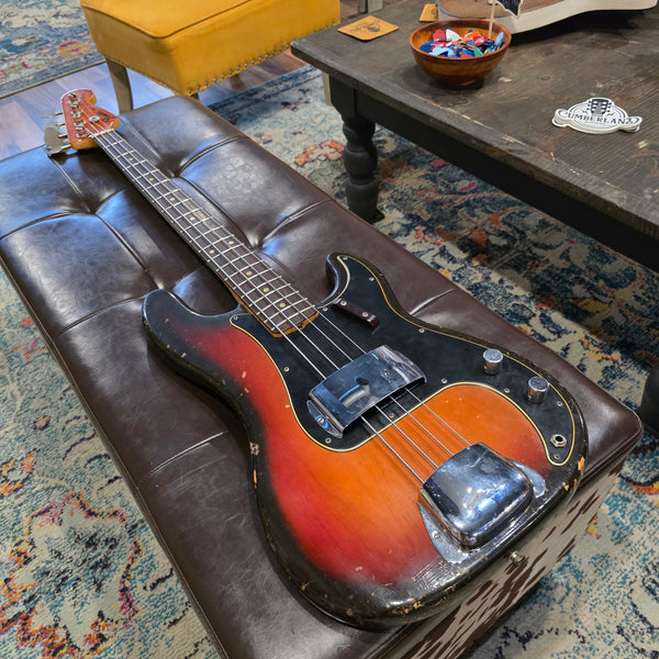 1972 Fender Precision P Bass - Jazz Neck Width - Sunburst - w/Case