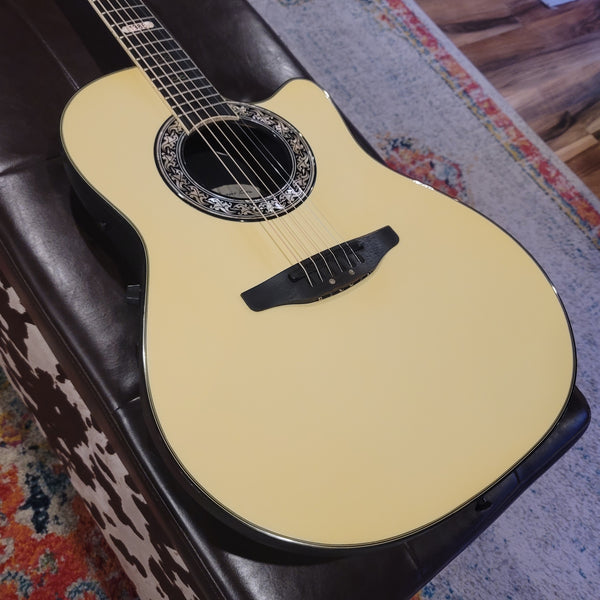1986 Ovation 1986-6 Collector's Series - Pearl White - USA Model - 20th Anniversary