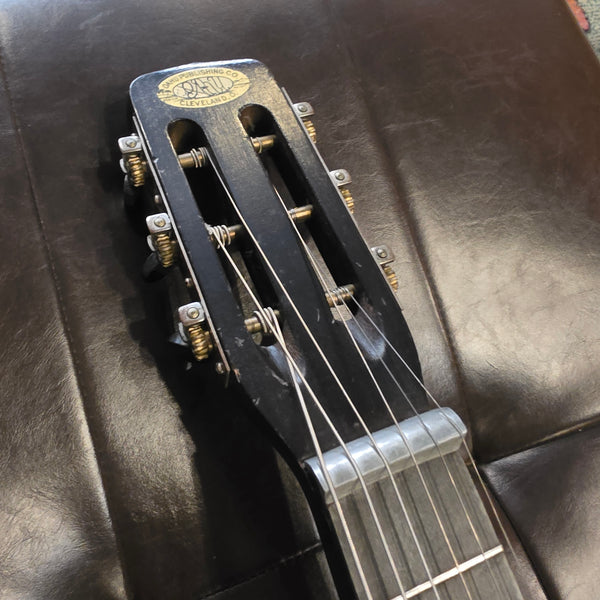 1944 Oahu -Student Prince - Model 100K6604 - Square Neck Hawaiian Guitar - Regal Built - w/Case