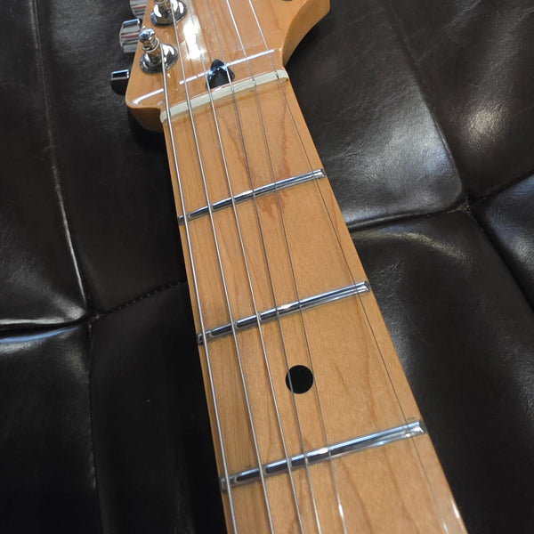 2018 Fender Player Series Stratocaster - Maple Neck - MIM - 3-Tone Sunburst