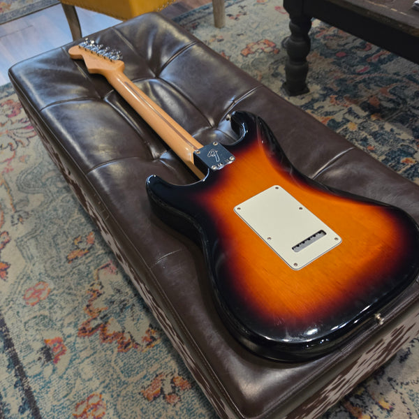 2018 Fender Player Series Stratocaster - Maple Neck - MIM - 3-Tone Sunburst