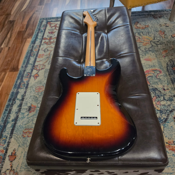2018 Fender Player Series Stratocaster - Maple Neck - MIM - 3-Tone Sunburst