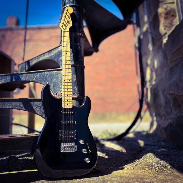 1989 Fender Squier II Stratocaster - Strat - Black - w/ Hardshell Case