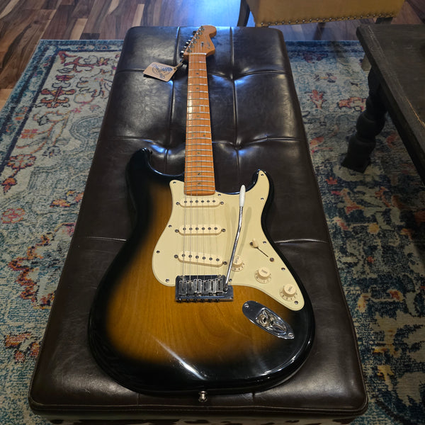 2005 Fender American Deluxe V-Neck Stratocaster - 2-Tone Sunburst - w/OHSC