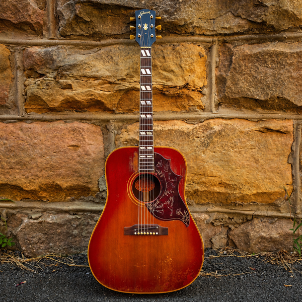 1968 Gibson Hummingbird - w/Hardshell Case