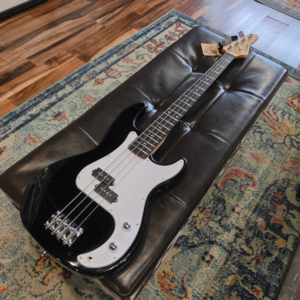 NOS Lyman LP-150 P-Style - Electric Bass - Black - w/Gig Bag