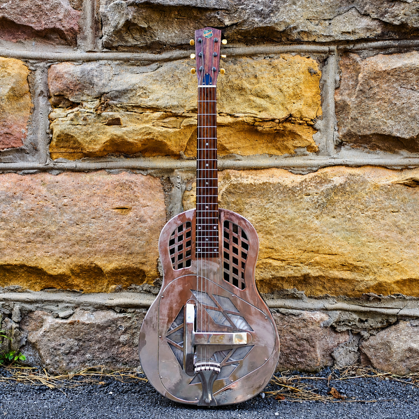 2000 Johnson Amistar JM991 Tricone Resonator - w/Case