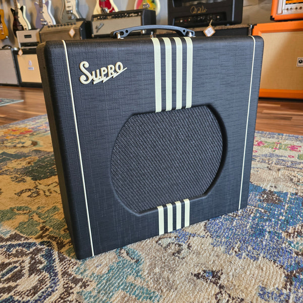 Used Supro Delta King 12 Tube Combo Amp - Black and White