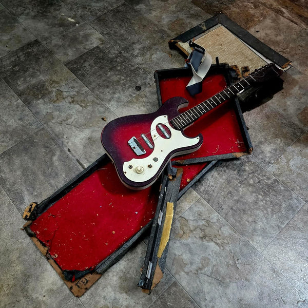 1965 Silvertone 1457 Guitar with Amp / Case Combo - Red - PROJECT