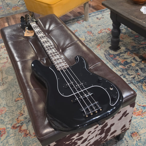 2023 Fender - Duff McKagen Signature - Deluxe Precision Bass - Black - w/Gig Bag