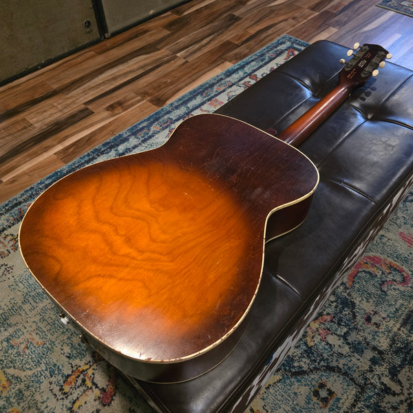 1967 Silvertone Model 641 - H-641 - Cherry Sunburst