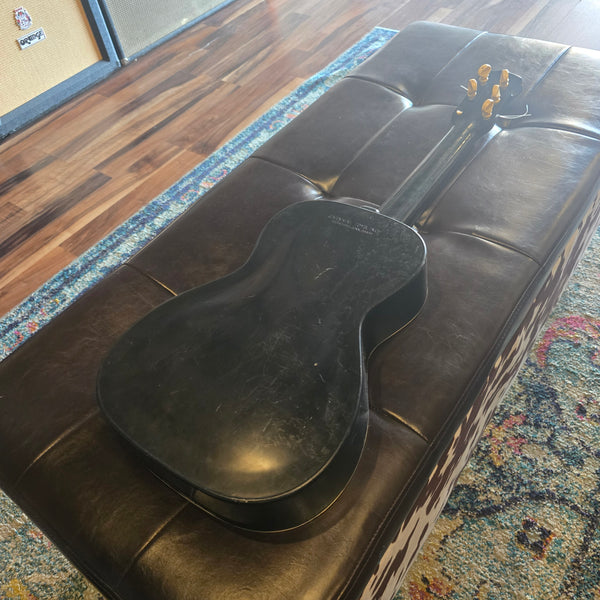 1981 Willie Nelson Graphic Novelty Carnival Toy Guitar