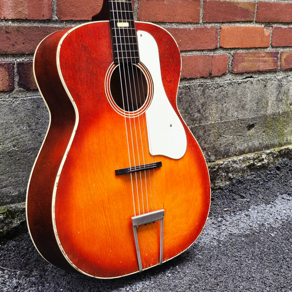 1967 Silvertone Model 641 - H-641 - Cherry Sunburst