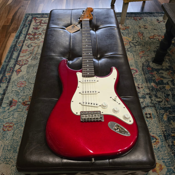 2020 Fender Squier Classic Vibe '60s Strat - Candy Apple Red - w/Hardshell Case
