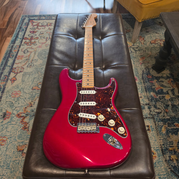 1996 Fender Jimmie Vaughn Tex Mex Stratocaster - MIM - Candy Apple Red - w/Hardshell Case
