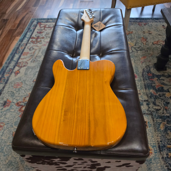 Lyman LT-150 T-Style - Electric - Natural - w/Gig Bag