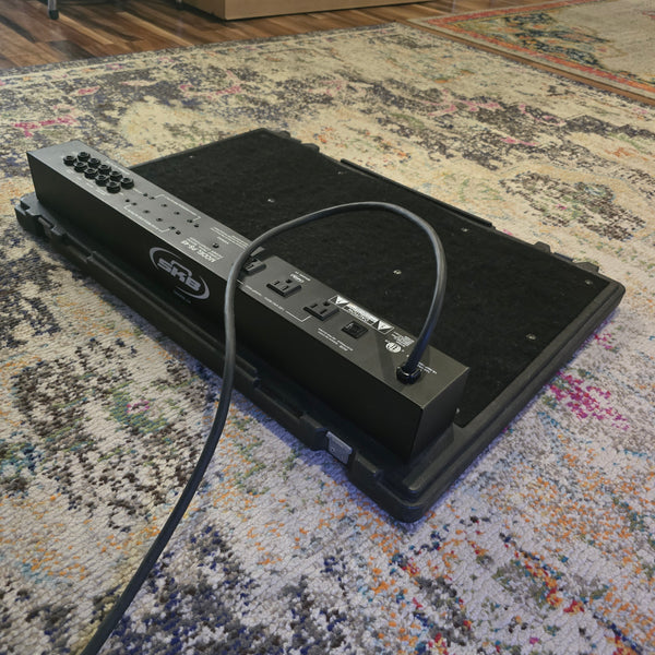 Used SKB PS-45 Powered Pedalboard - w/ Road Case
