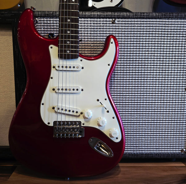 2020 Fender Squier Classic Vibe '60s Strat - Candy Apple Red - w/Hardshell Case