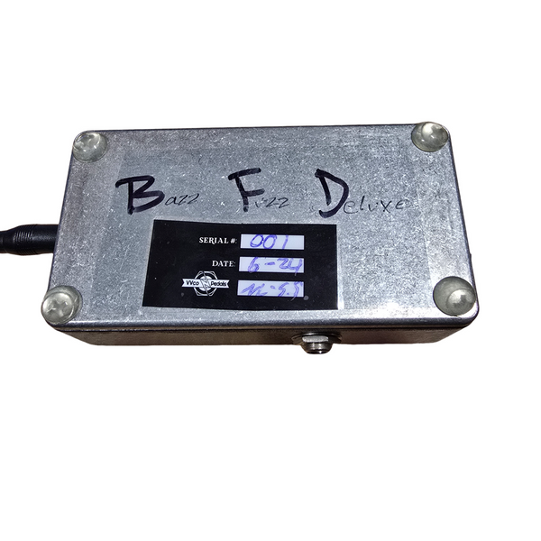 VVCo Sizzorfite - Handwired Bass Fuzz Deluxe Pedal