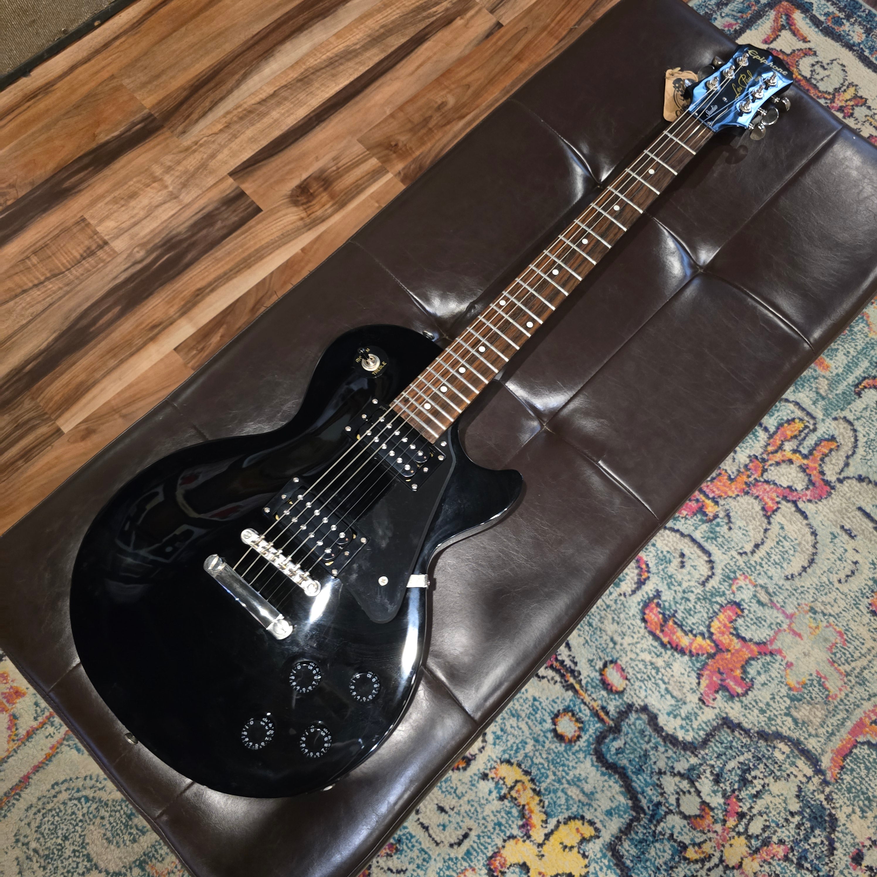 epiphone Les Paul Studio 黒 ケース付 epiphone Les Paul Studio 黒 ケース付 Epiphone Les Paul