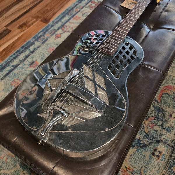 2000 Johnson Amistar JM991 Tricone Resonator - w/Case