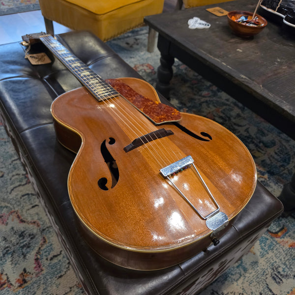 1940 Harmony Patrician H1406 - Archtop Acoustic Guitar - w/Case