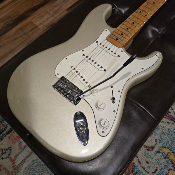 2005 2006 Fender 60th Diamond Anniversary Standard Strat - Blizzard Pearl - w/ Gig Bag