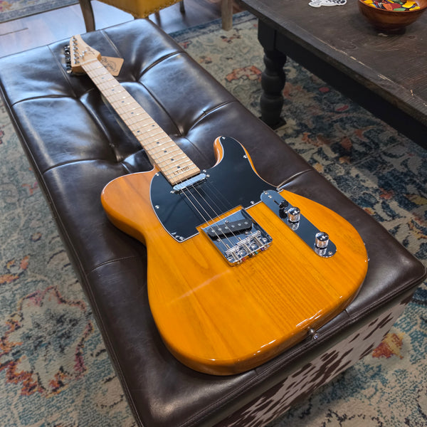 Lyman LT-150 T-Style - Electric - Natural - w/Gig Bag