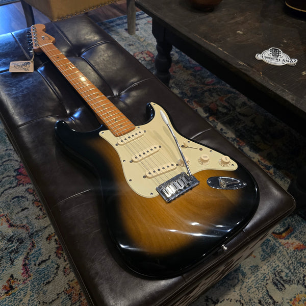 2005 Fender American Deluxe V-Neck Stratocaster - 2-Tone Sunburst - w/OHSC