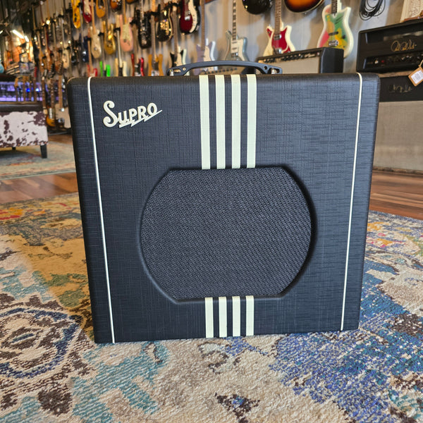 Used Supro Delta King 12 Tube Combo Amp - Black and White