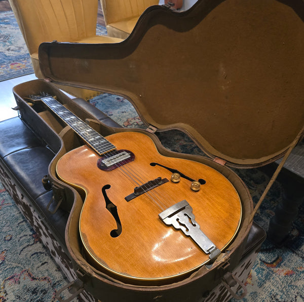 1947 - 1948 Gibson ES-300 N - Natural - Electric Archtop - w/OHSC