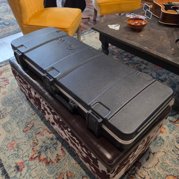 Used Fender American Molded Deluxe Hardshell Case - Strat or Tele