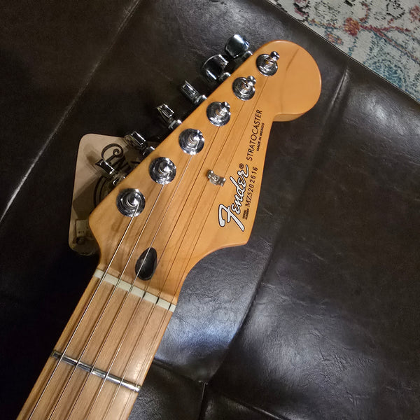2005 2006 Fender 60th Diamond Anniversary Standard Strat - Blizzard Pearl - w/ Gig Bag