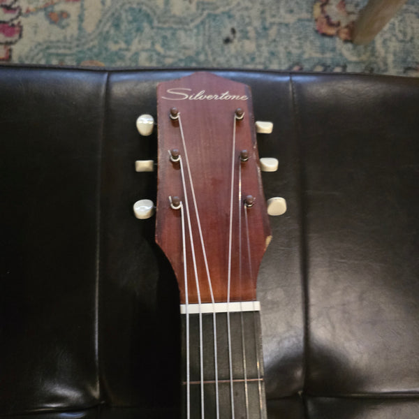 1967 Silvertone Model 641 - H-641 - Cherry Sunburst