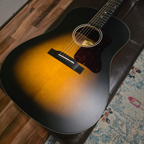 Eastman E1SS-SB Sunburst Dreadnaught w/ Gig Bag