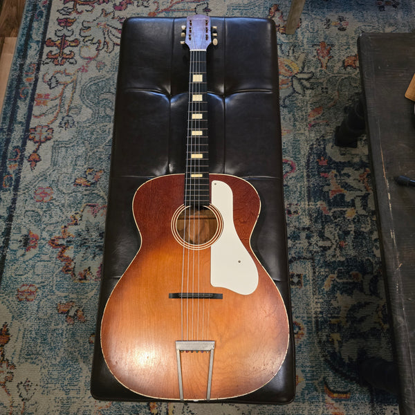 1967 Silvertone Model 641 - H-641 - Cherry Sunburst
