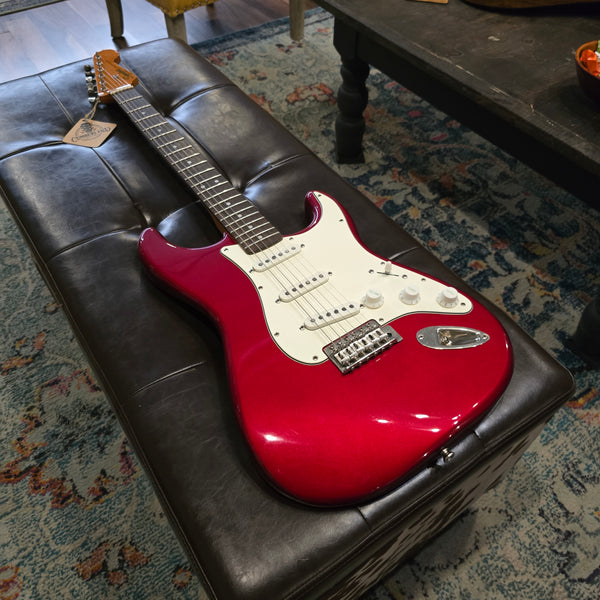 2020 Fender Squier Classic Vibe '60s Strat - Candy Apple Red - w/Hardshell Case
