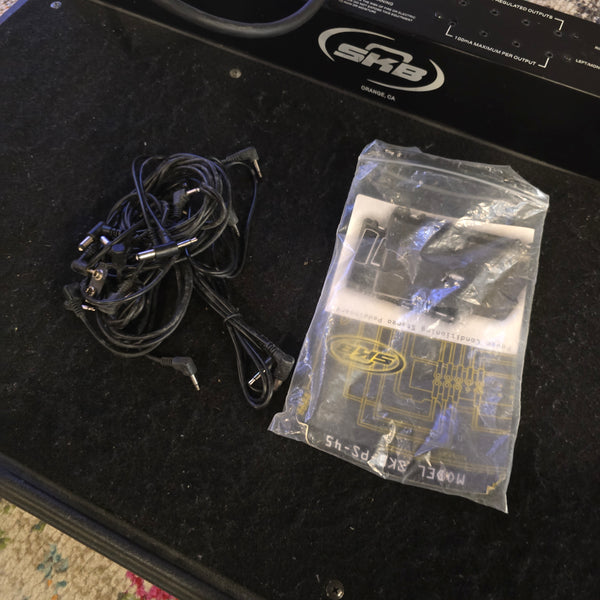 Used SKB PS-45 Powered Pedalboard - w/ Road Case