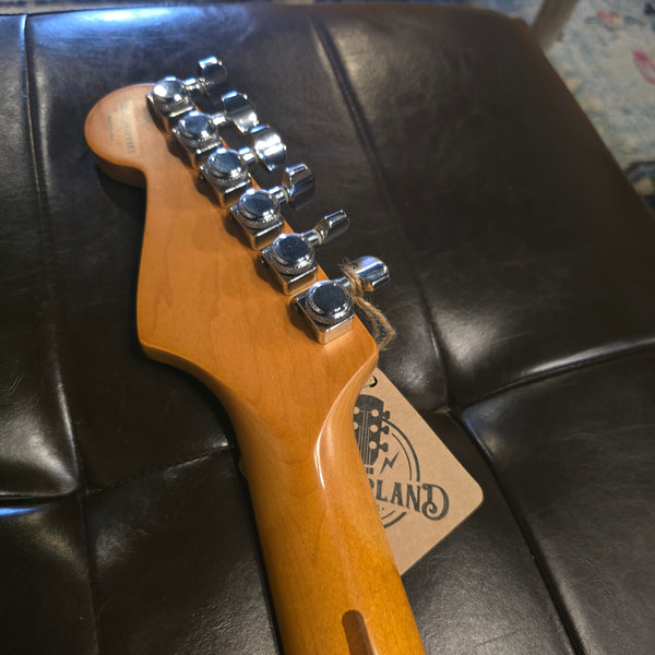 2005 Fender American Deluxe V-Neck Stratocaster - 2-Tone Sunburst - w/OHSC