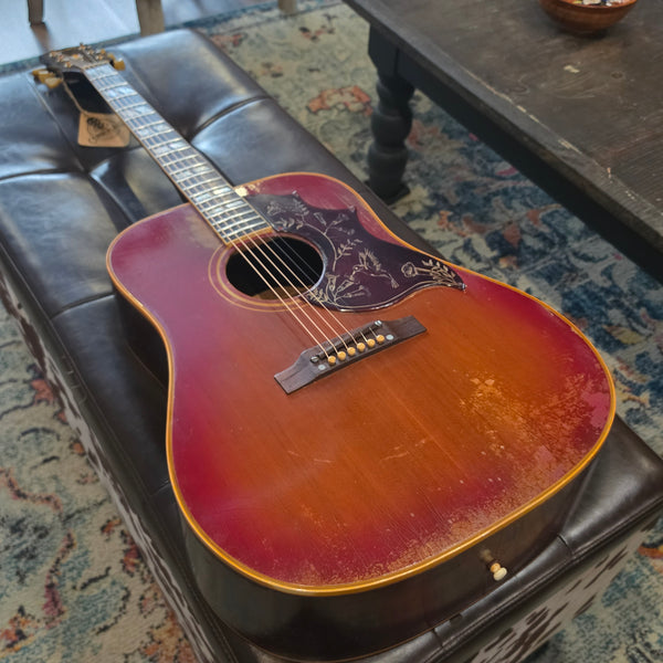 1968 Gibson Hummingbird - w/Hardshell Case