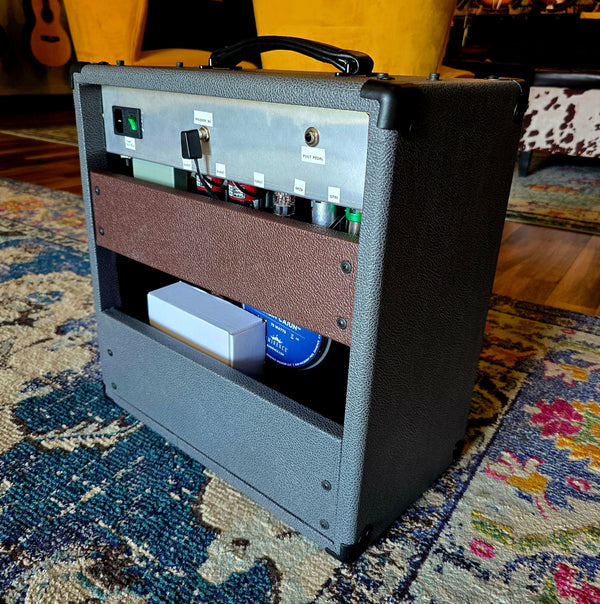 Hunter Amplifiers - The Compact 15 - Vox AC-10 Influenced Tube Combo w/ Tremolo
