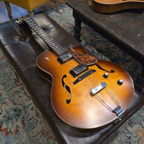 2021 Godin 5th Avenue CW Kingpin ll HB - Cognac Burst