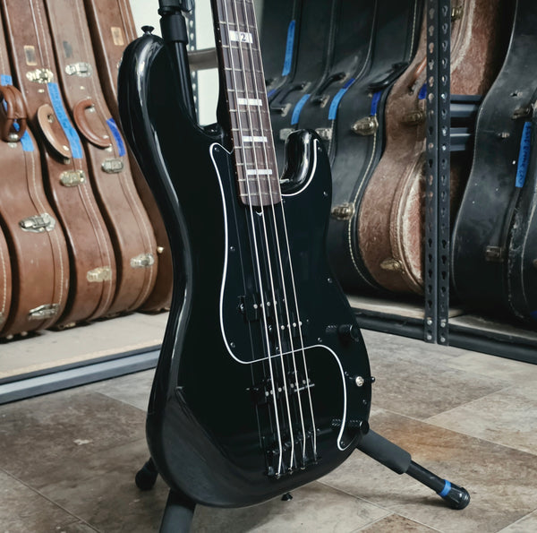 2023 Fender - Duff McKagen Signature - Deluxe Precision Bass - Black - w/Gig Bag