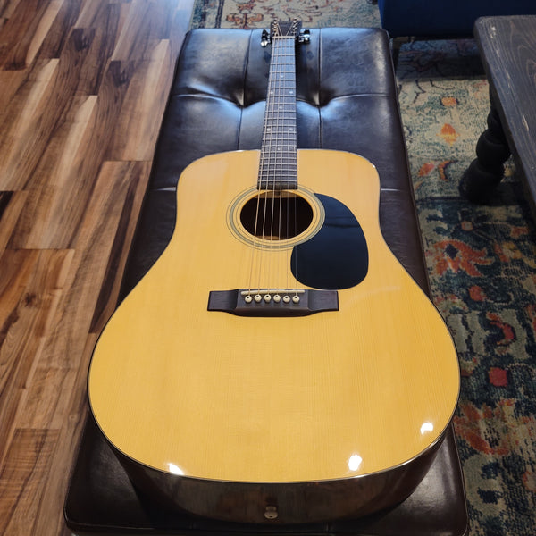 Used Recording King RD-318 Dreadnaught Acoustic