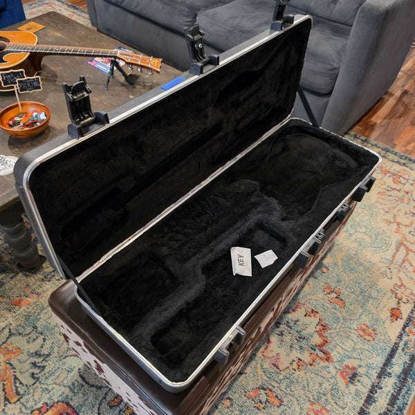 Used Fender American Molded Deluxe Hardshell Case - Strat or Tele